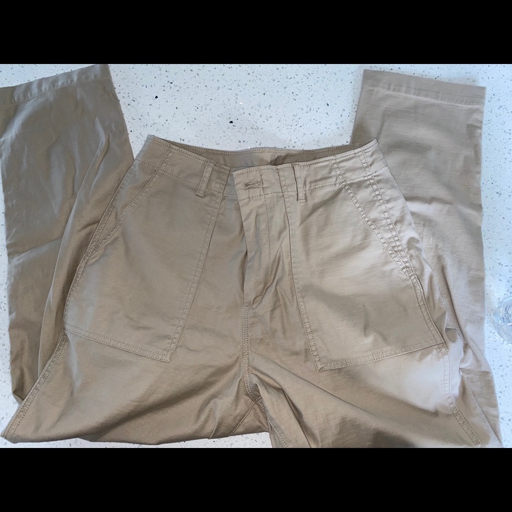 High rise khaki Uniqlo pants